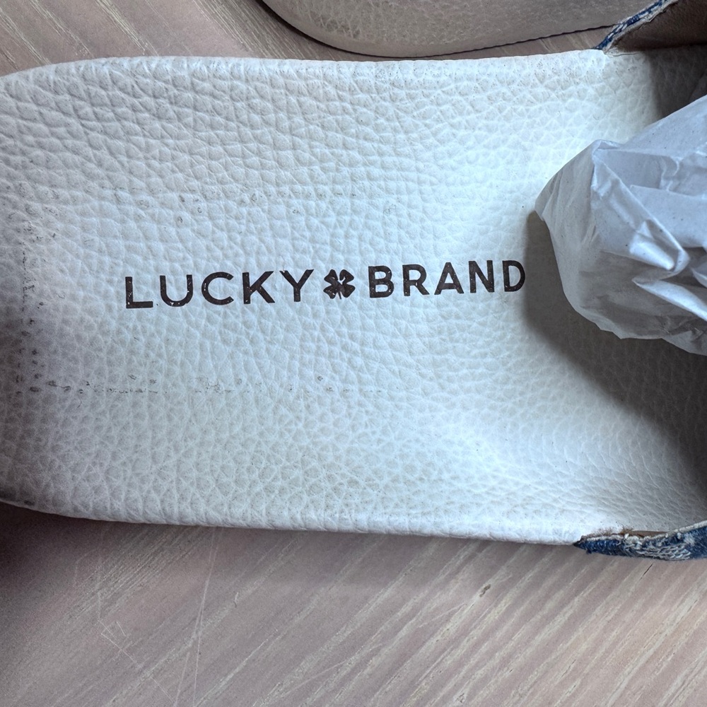 NWT Blue & White Lucky Brand Chevron Slide Sandals Sz 5 NEW - Picture 8 of 9